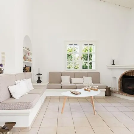 Luxurious Villa, With Big Garden Next To Beach * Selianítika