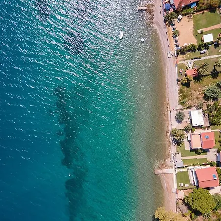 Luxurious Villa, With Big Garden Next To Beach Villa Selianitika