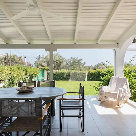 Luxurious Villa, With Big Garden Next To Beach Villa *