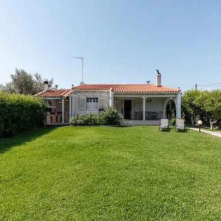 Luxurious Villa, With Big Garden Next To Beach * Selianítika