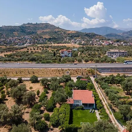 Luxurious Villa, With Big Garden Next To Beach